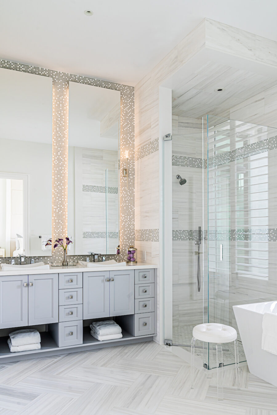 bathroom-design-tall-mirrors-vanity-design