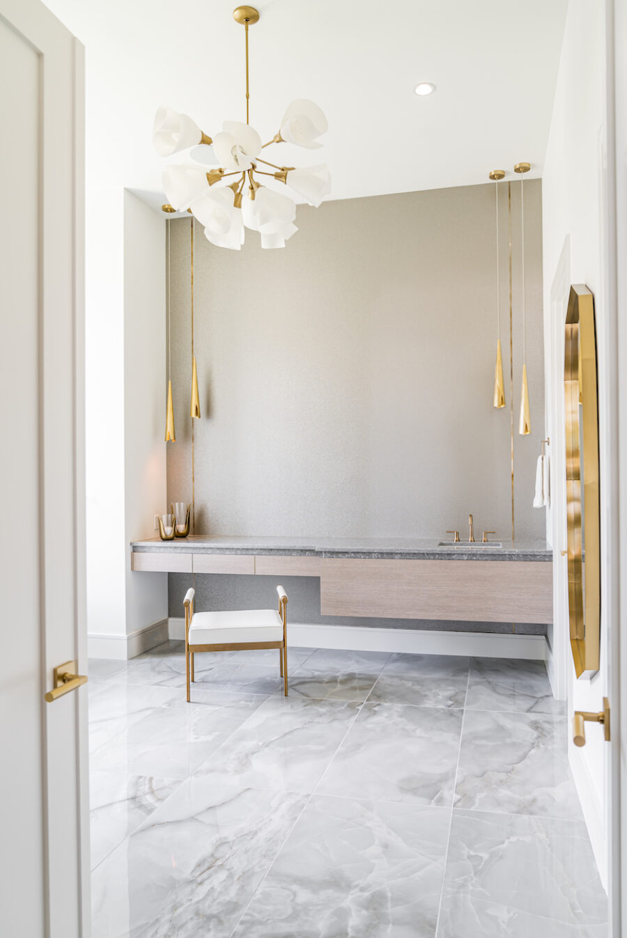 bathroom-makeup-vanity-interior-design