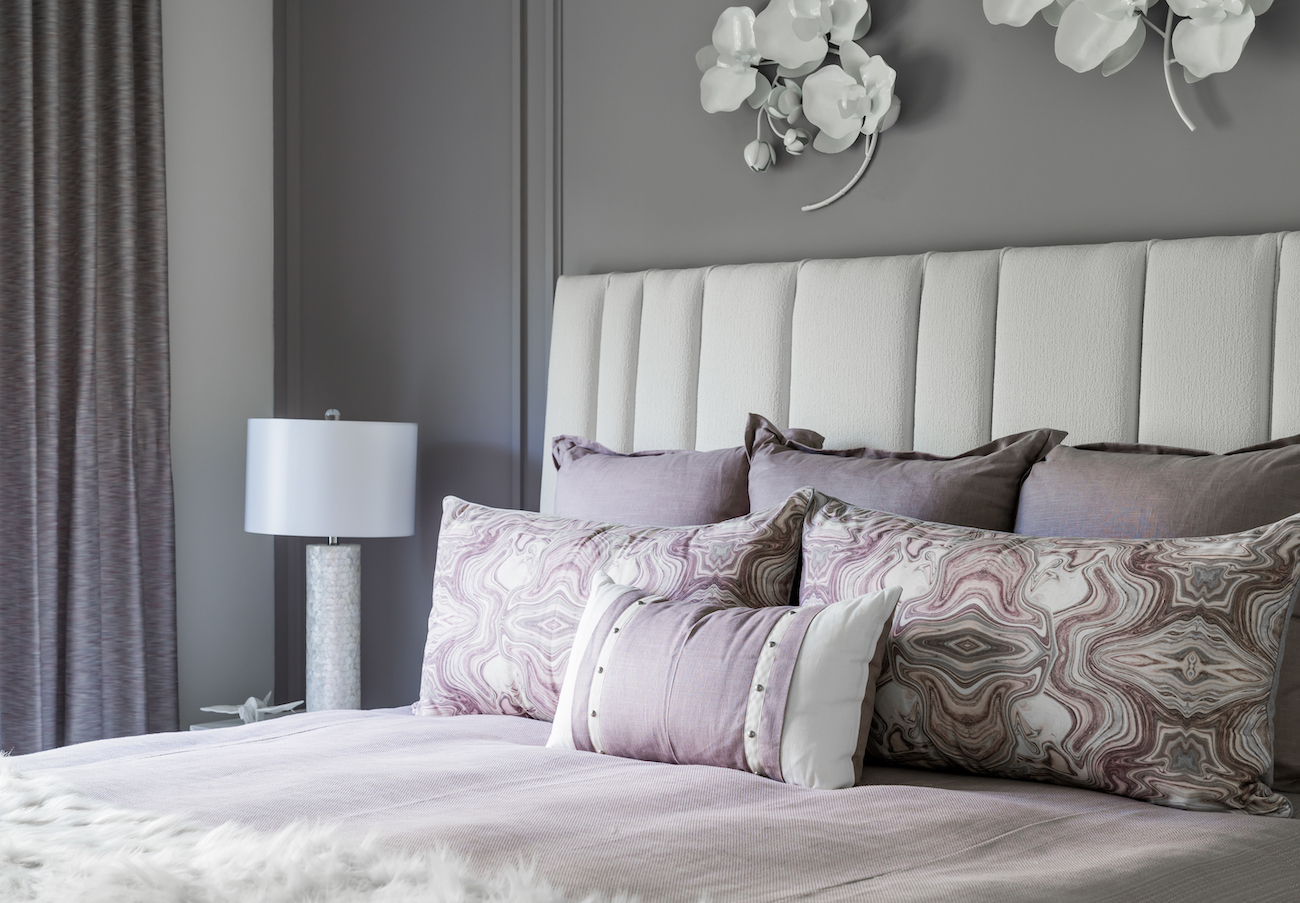 design-west-bedroom-design-lavender-accent-pillows