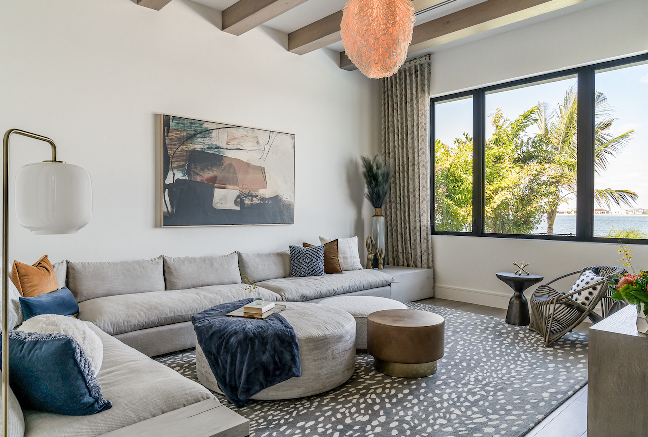 living-room-design-greige-sofa-ottomans