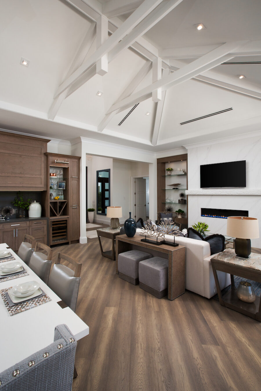 living-room-furnishings-decor-ceiling-detail