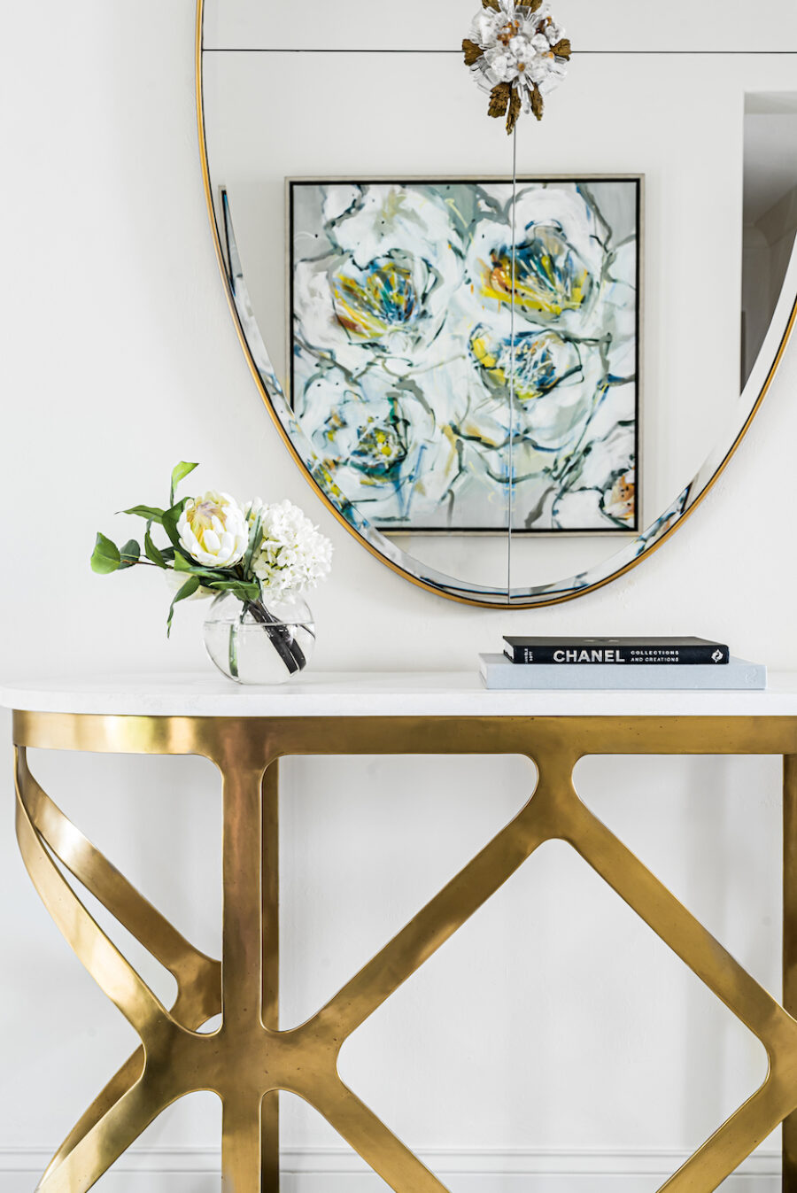 sideboard-table-detail-gold-white